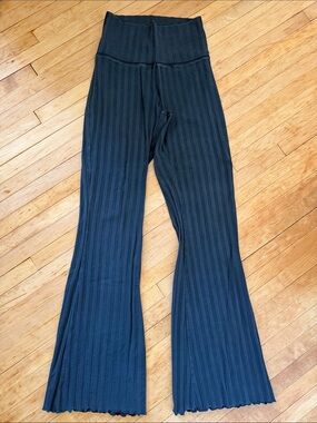 Aerie Ribbed High-Waist Flare Pants — Black/Dark Gray